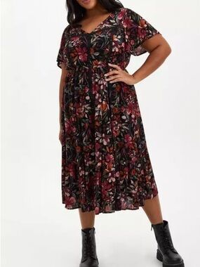 Torrid black floral flowy long dress Size 1X Whimsigoth Midi dress Bohemian
